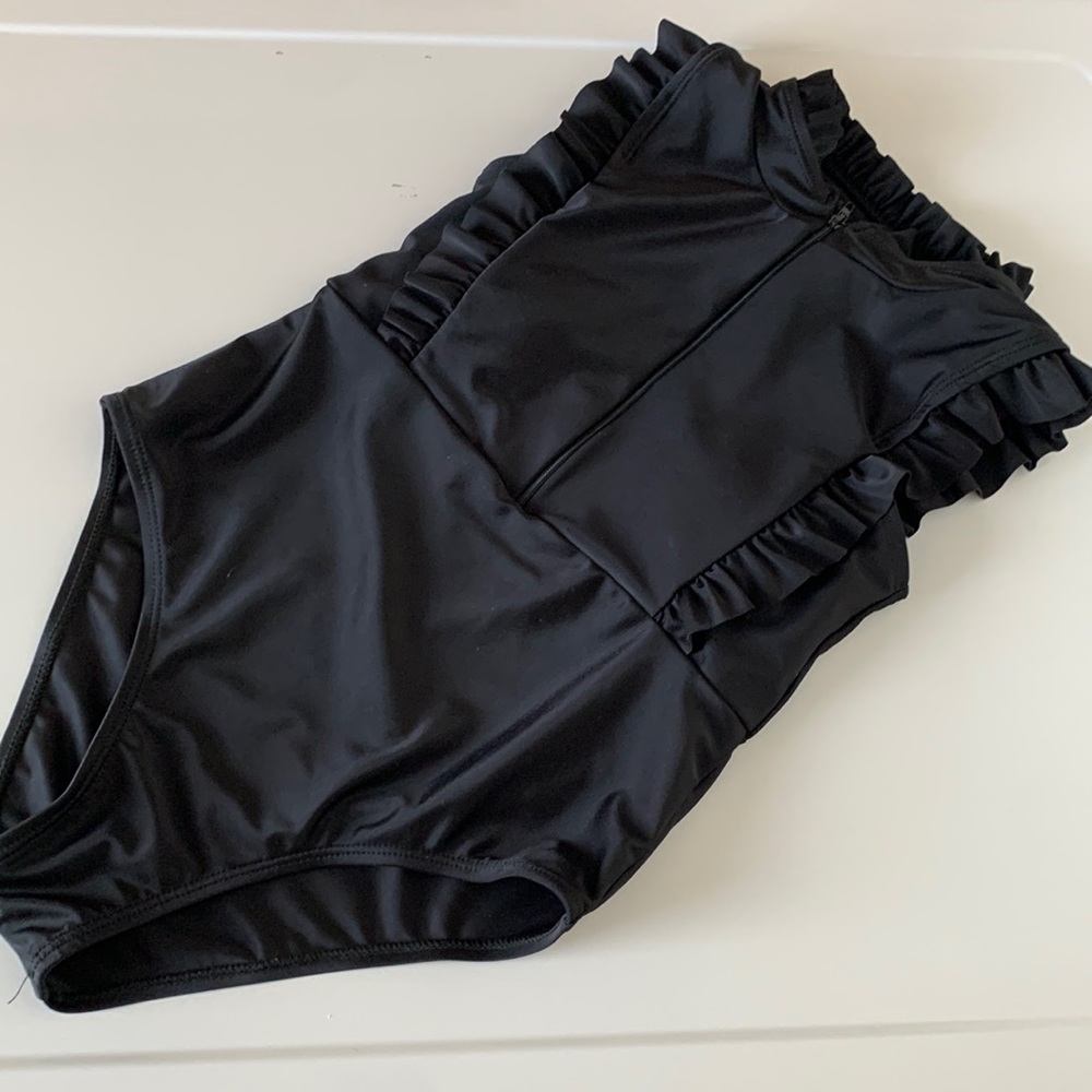 Shein Girls one piece swimsuit size 5t 140 black never worn/ NEW